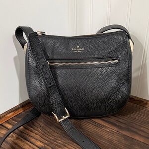 Kate Spade New York 
HOPKINS STREET ALANNIS CROSSBODY black pebbled leather bag